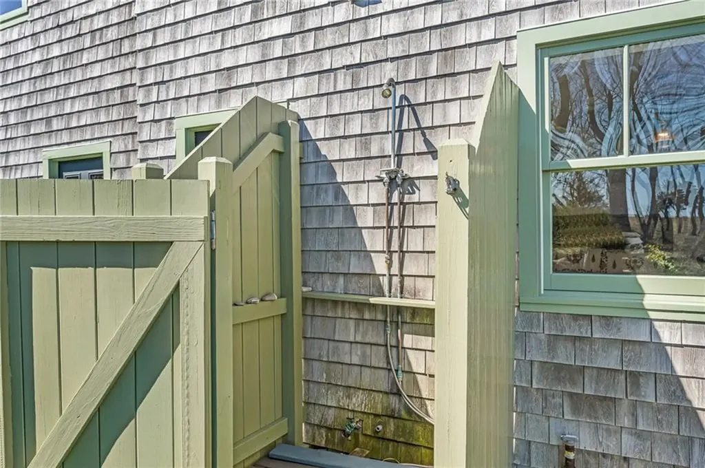 7 Clarkes Village Road Jamestown RI 02835