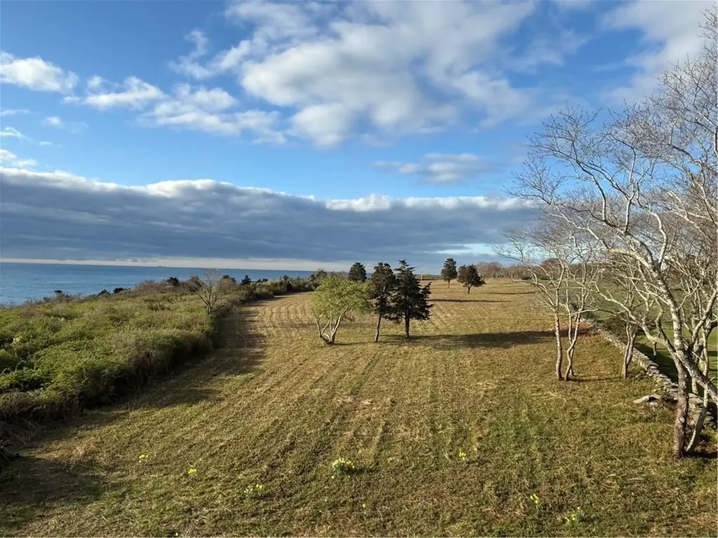 7 Clarkes Village Road Jamestown RI 02835