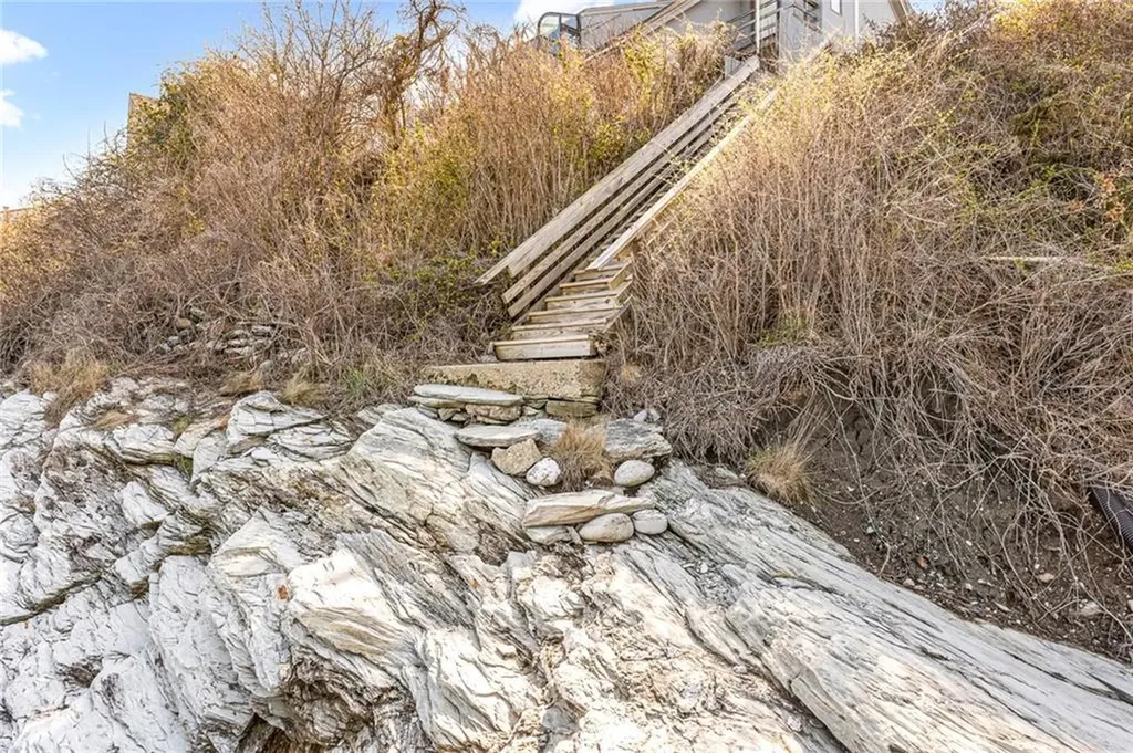 7 Clarkes Village Road Jamestown RI 02835