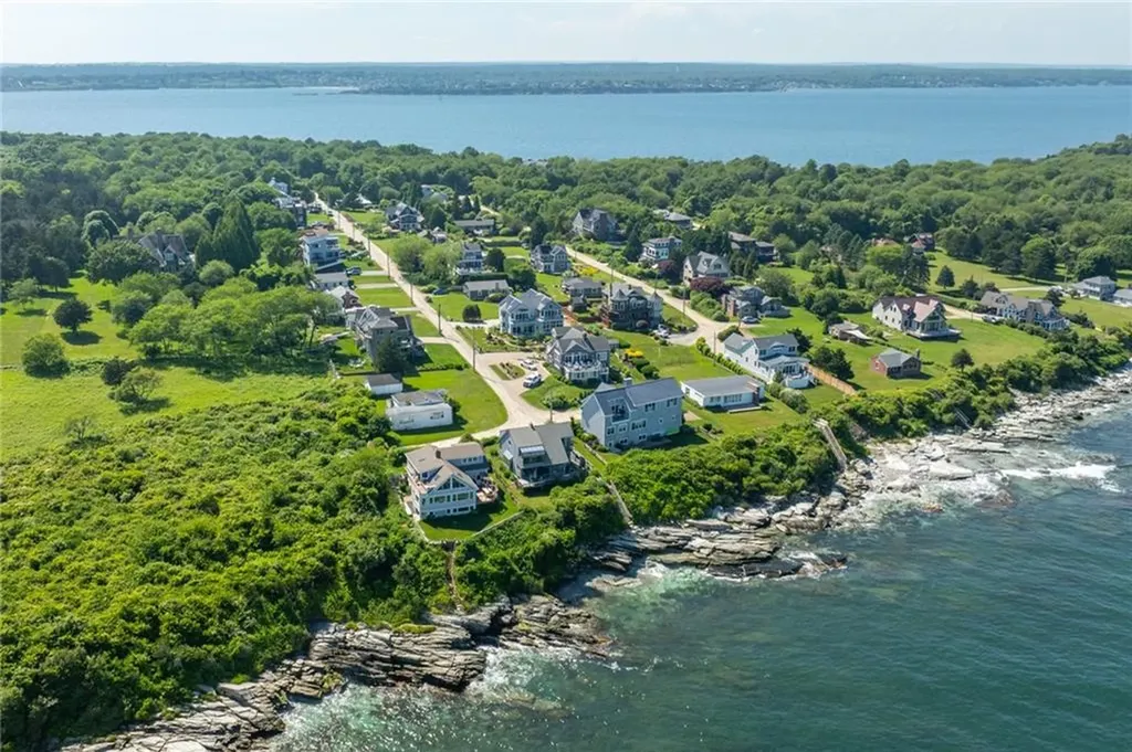 7 Clarkes Village Road Jamestown RI 02835