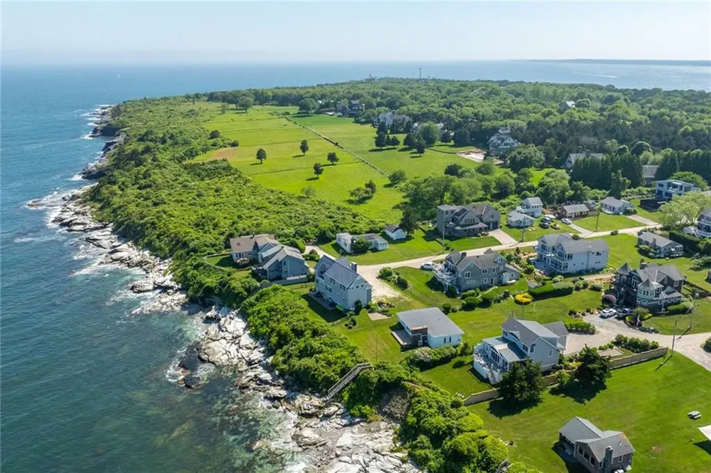 7 Clarkes Village Road Jamestown RI 02835