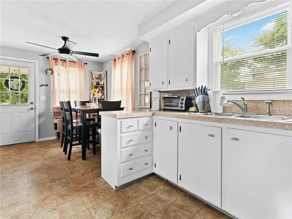 124 Pleasant Street Cranston RI 02910