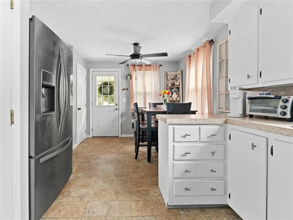 124 Pleasant Street Cranston RI 02910