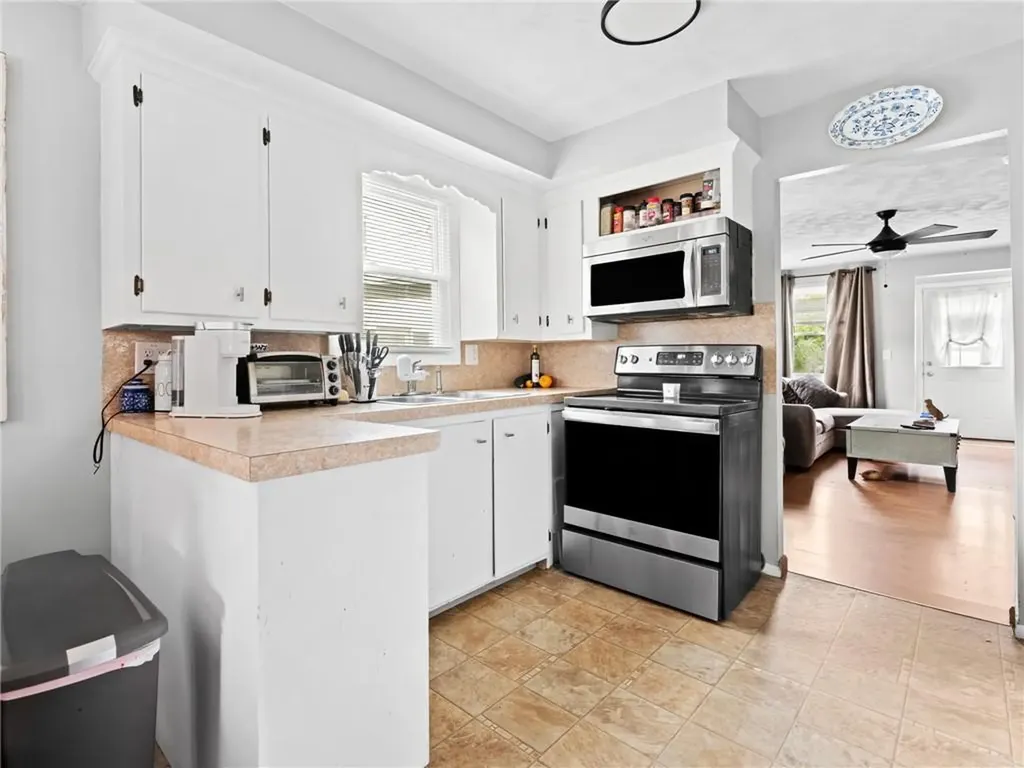 124 Pleasant Street Cranston RI 02910