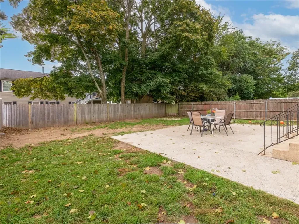 124 Pleasant Street Cranston RI 02910
