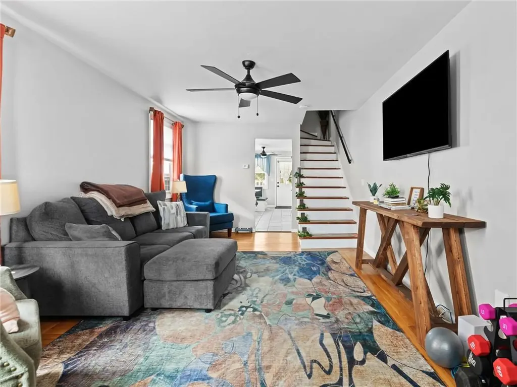 124 Pleasant Street Cranston RI 02910