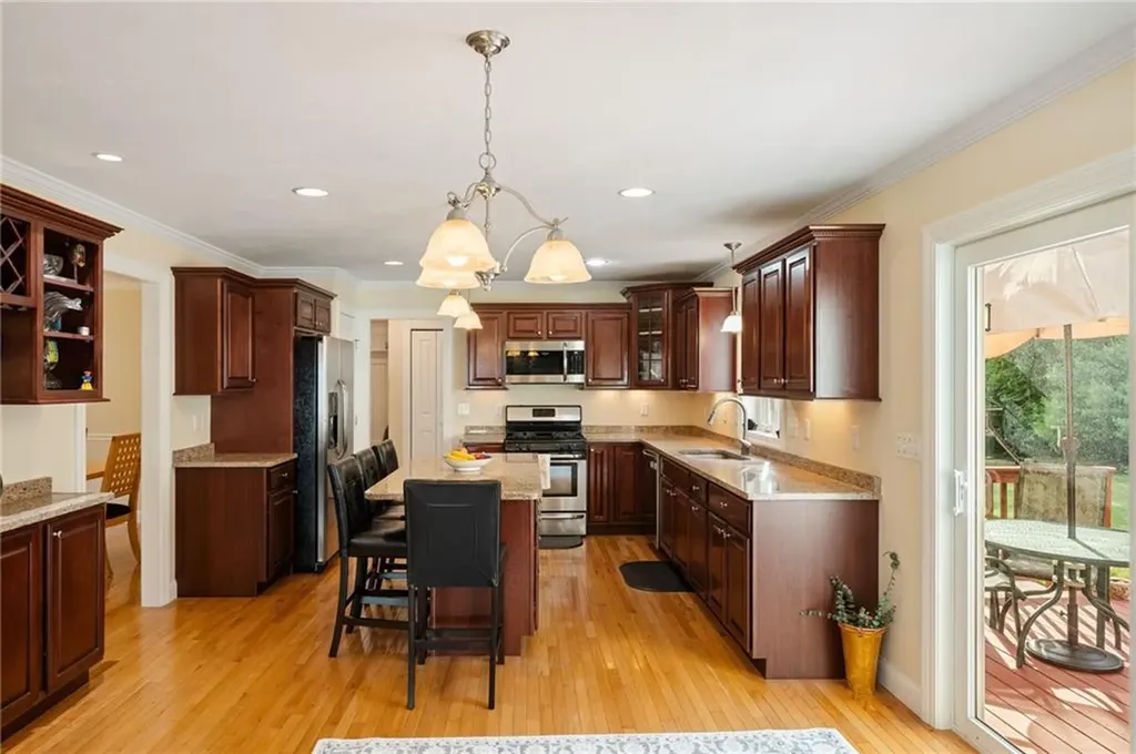 10 Sables Way Lincoln RI 02865