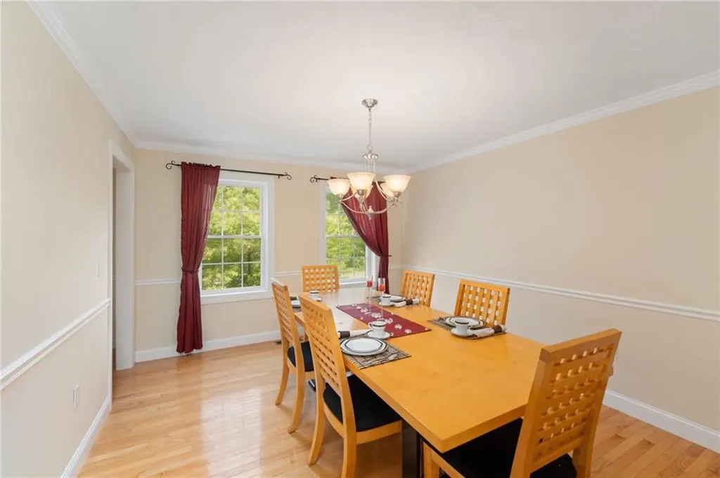 10 Sables Way Lincoln RI 02865