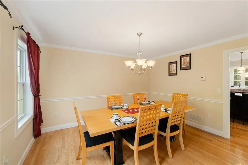 10 Sables Way Lincoln RI 02865