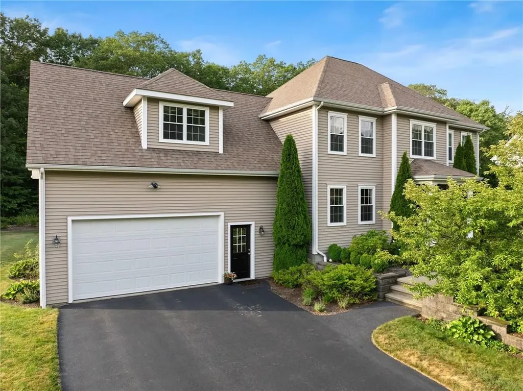 10 Sables Way Lincoln RI 02865