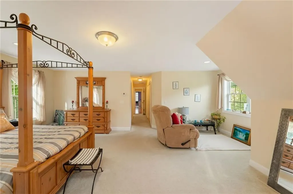 10 Sables Way Lincoln RI 02865