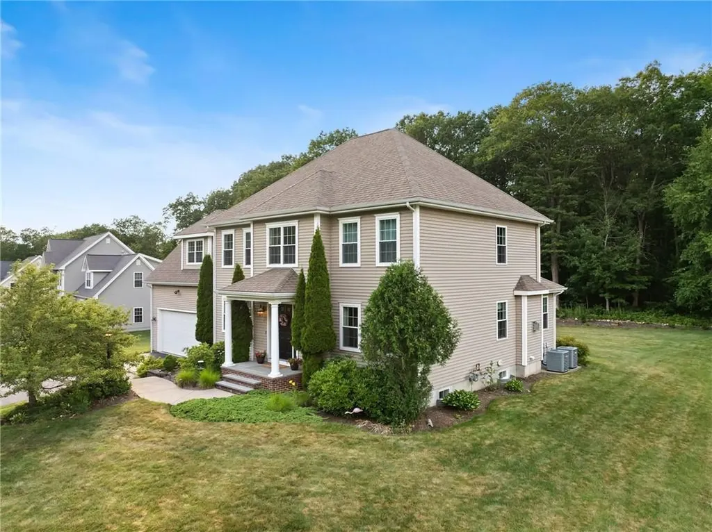 10 Sables Way Lincoln RI 02865