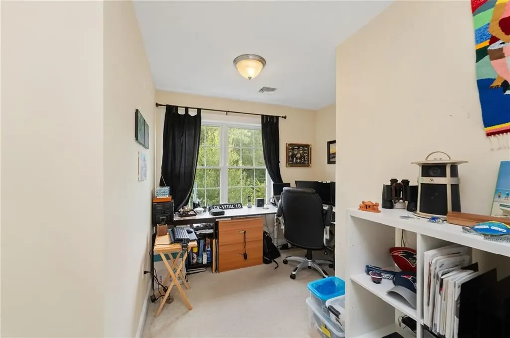10 Sables Way Lincoln RI 02865