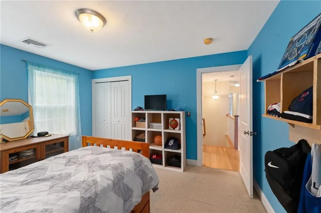 10 Sables Way Lincoln RI 02865