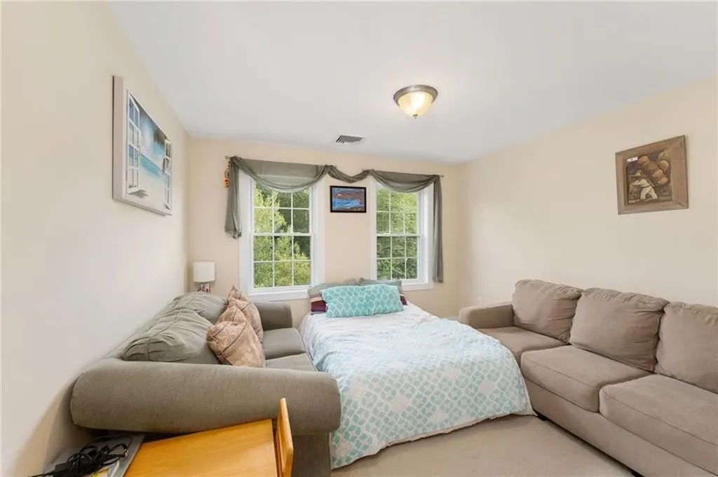 10 Sables Way Lincoln RI 02865