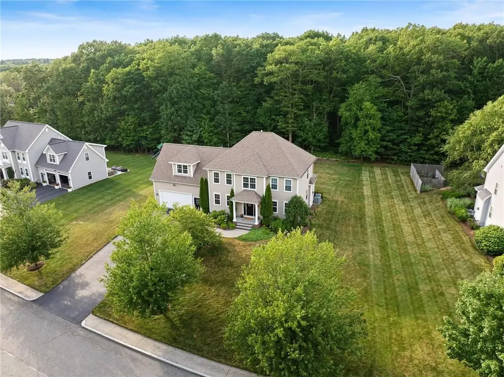 10 Sables Way Lincoln RI 02865