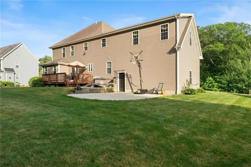 10 Sables Way Lincoln RI 02865