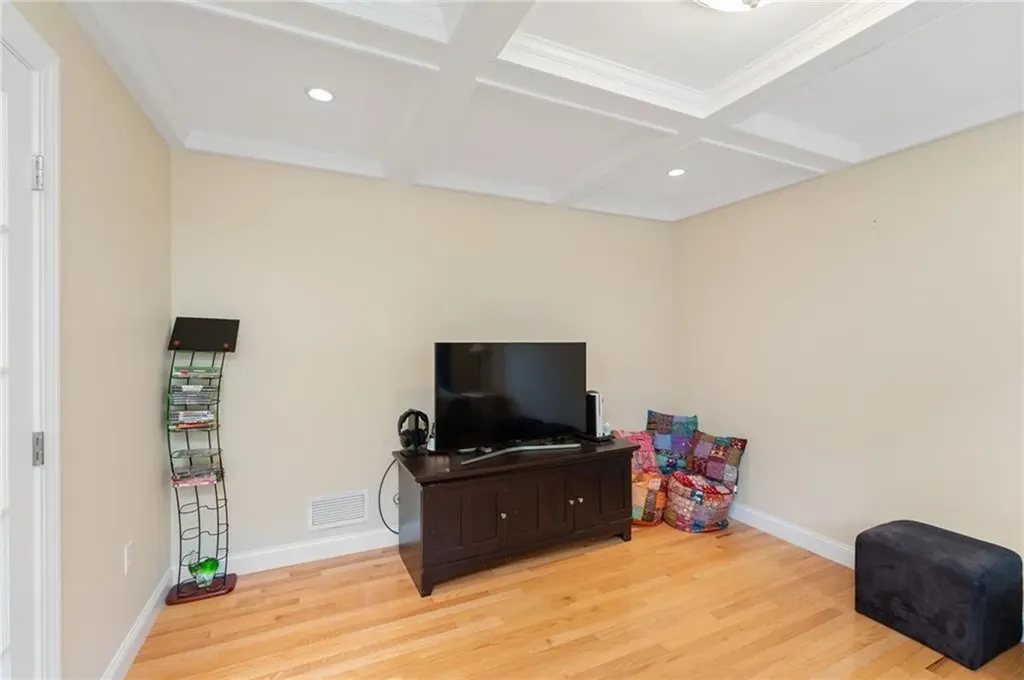 10 Sables Way Lincoln RI 02865