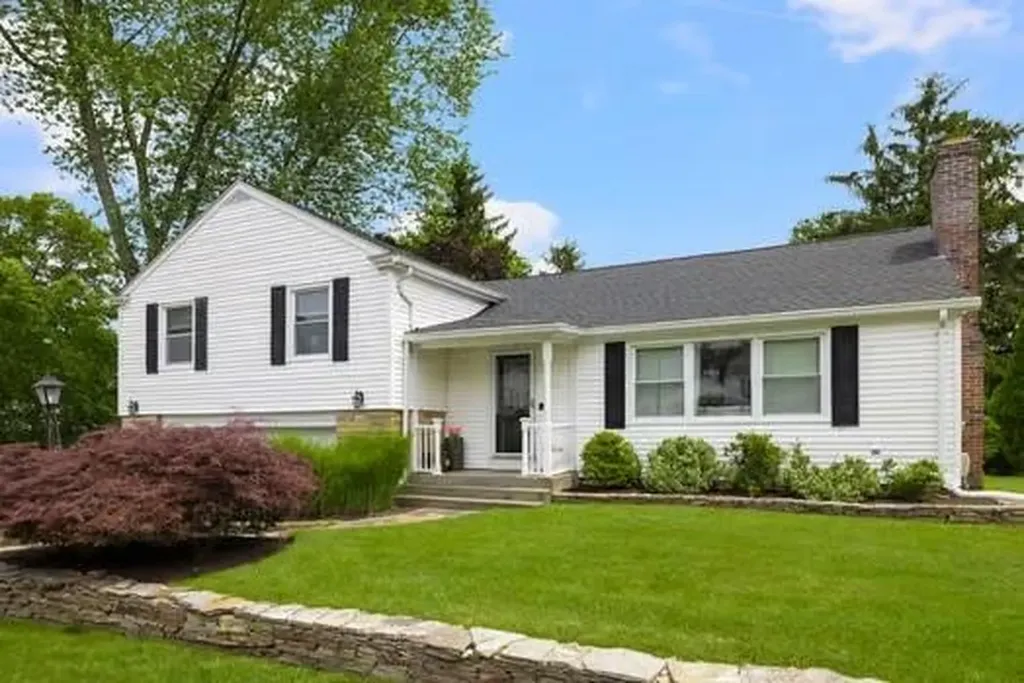 57 Hillside Road Lincoln RI 02865