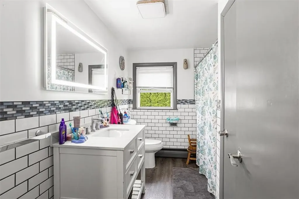 6 Angell Street Woonsocket RI 02895