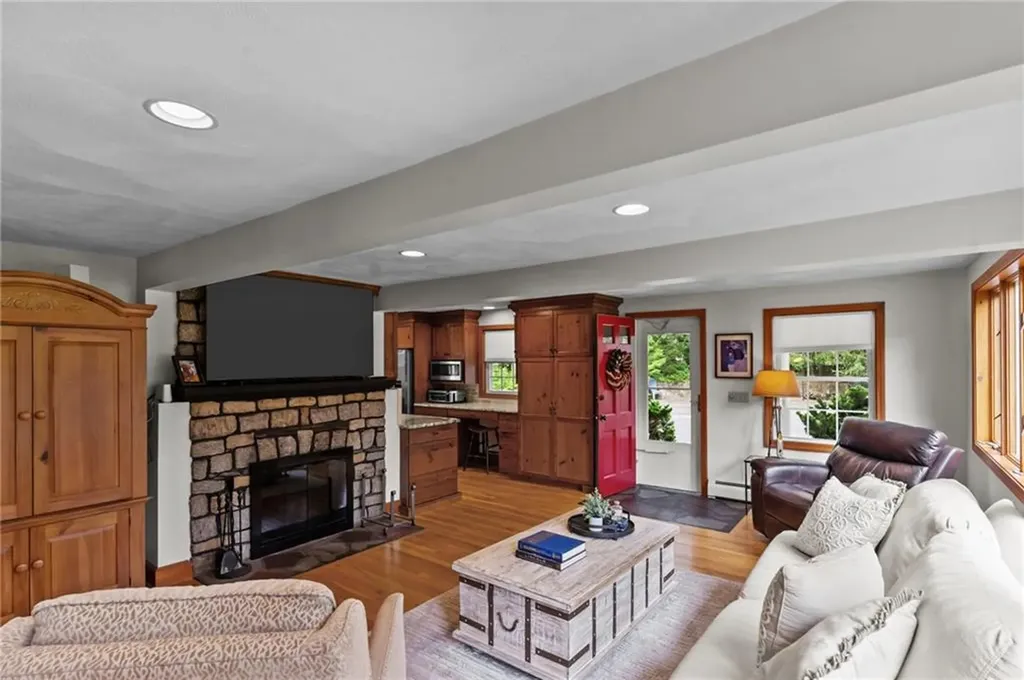95 Lakehurst Drive Coventry RI 02816