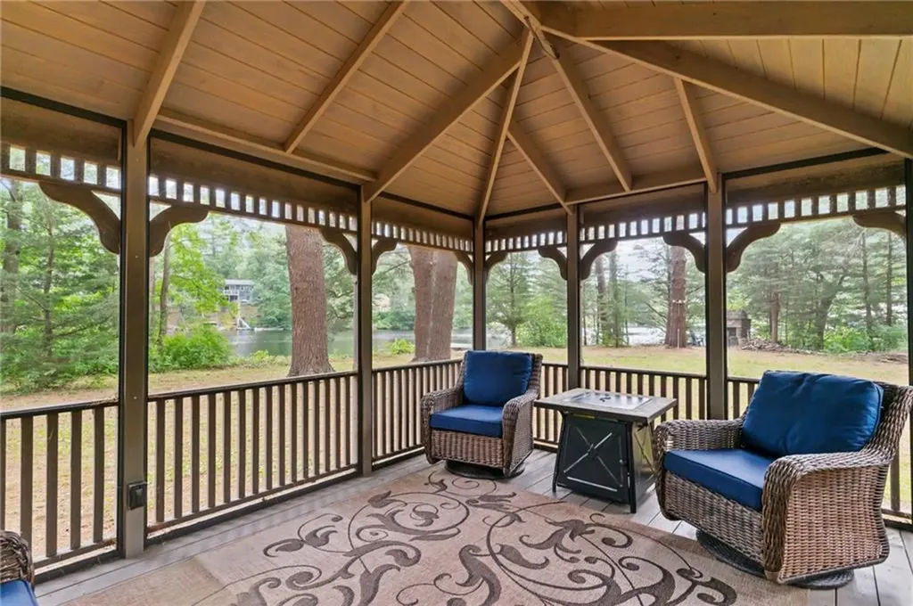 95 Lakehurst Drive Coventry RI 02816