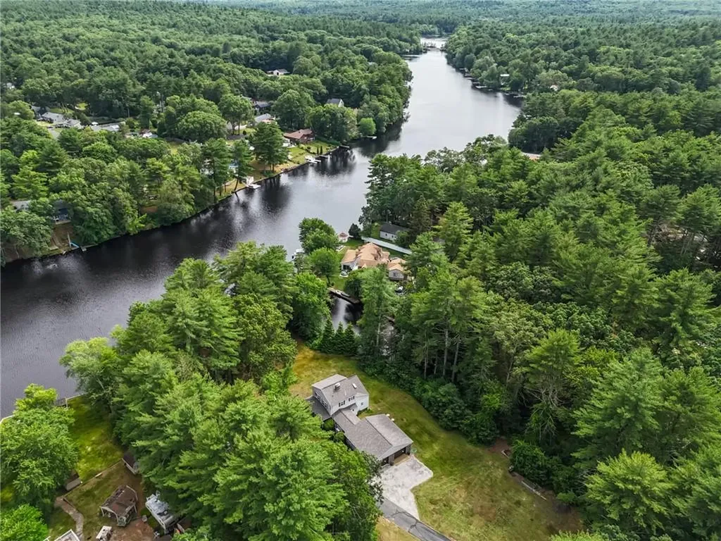 95 Lakehurst Drive Coventry RI 02816