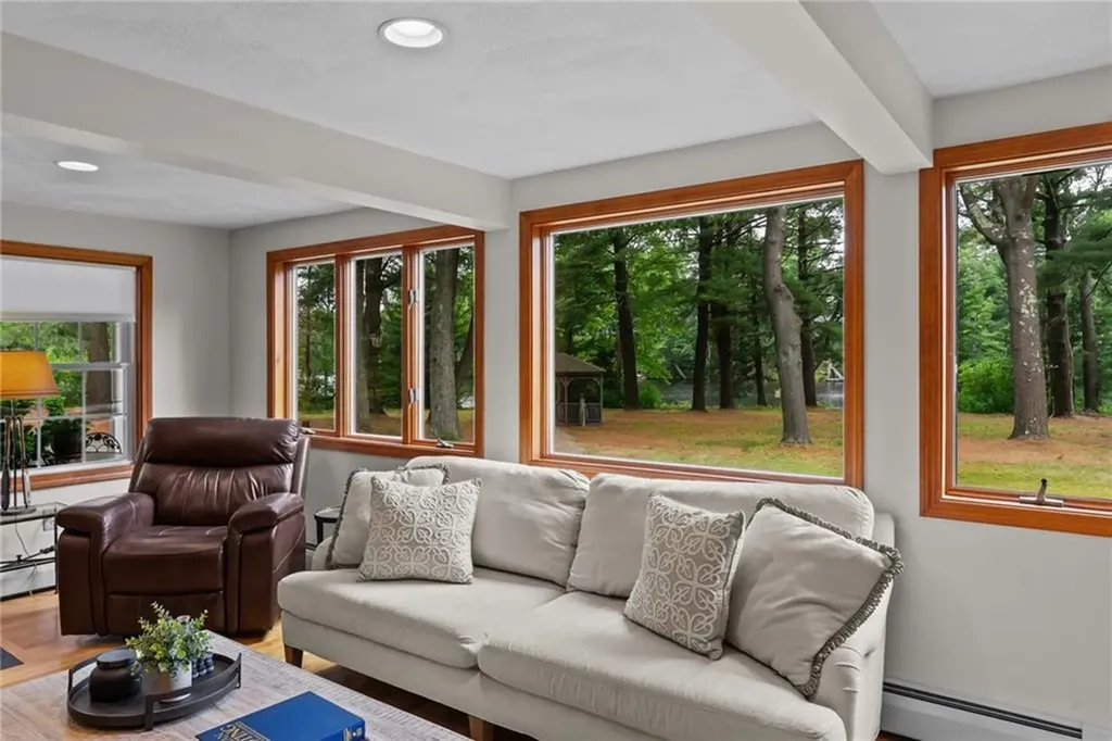 95 Lakehurst Drive Coventry RI 02816