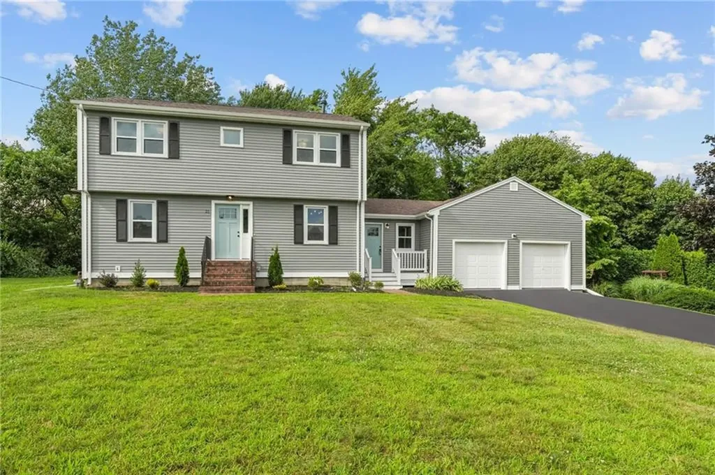 21 Hope Hill Terrace Cranston RI 02921