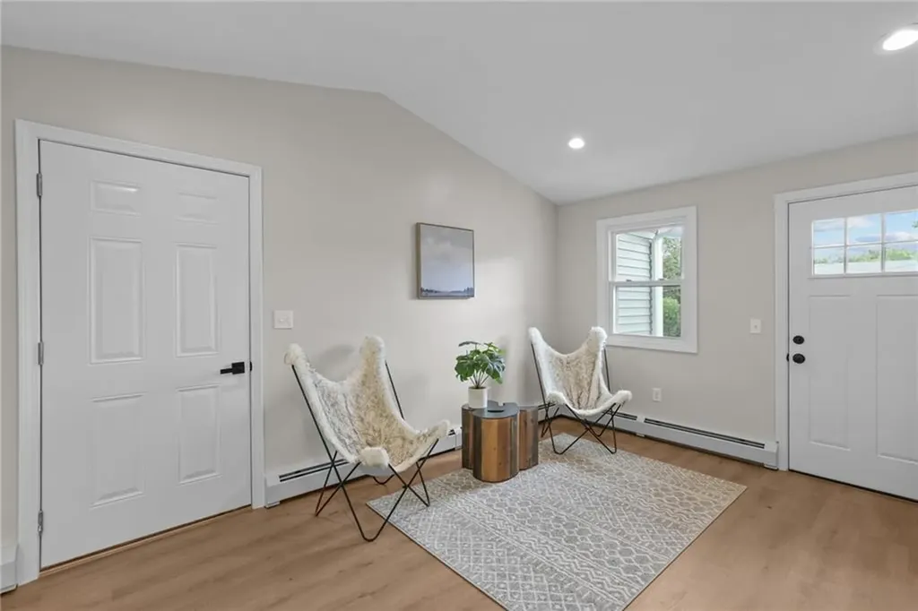 21 Hope Hill Terrace Cranston RI 02921