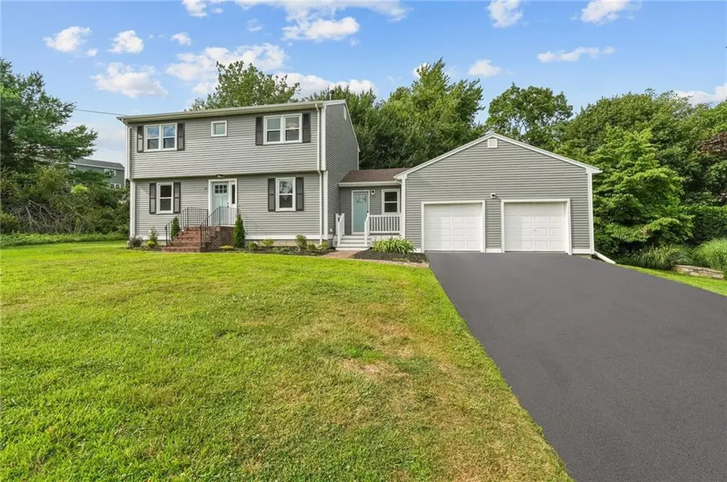 21 Hope Hill Terrace Cranston RI 02921