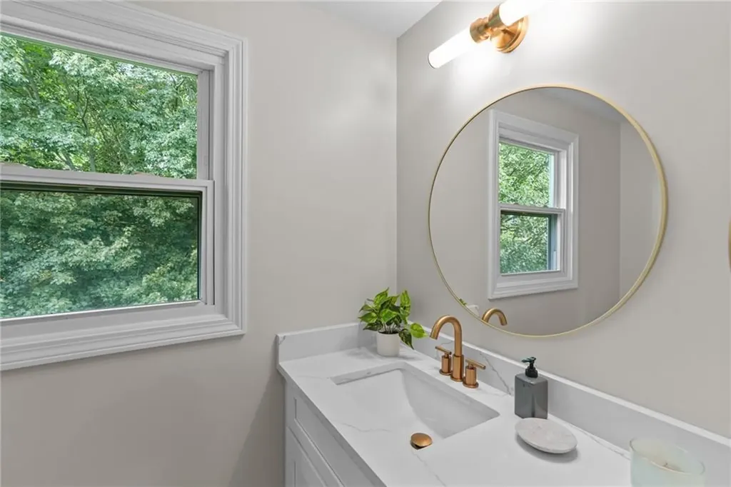 21 Hope Hill Terrace Cranston RI 02921