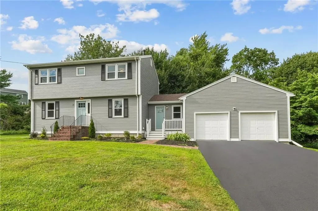 21 Hope Hill Terrace Cranston RI 02921