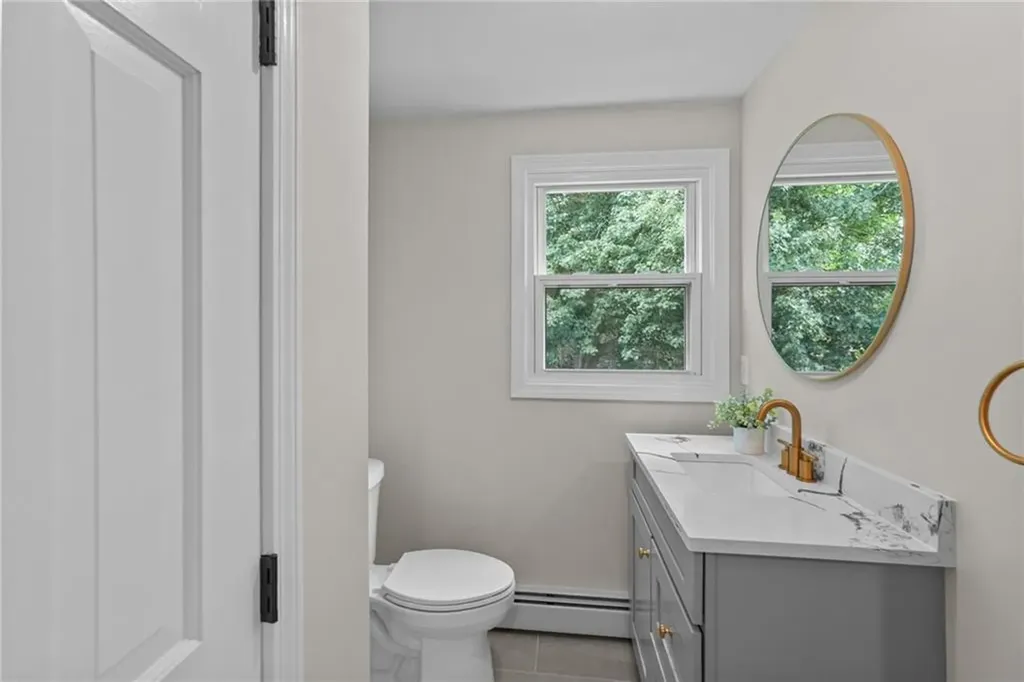 21 Hope Hill Terrace Cranston RI 02921