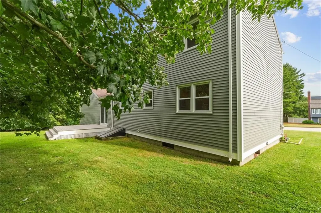 21 Hope Hill Terrace Cranston RI 02921