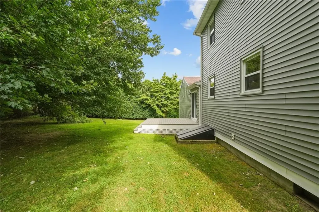 21 Hope Hill Terrace Cranston RI 02921