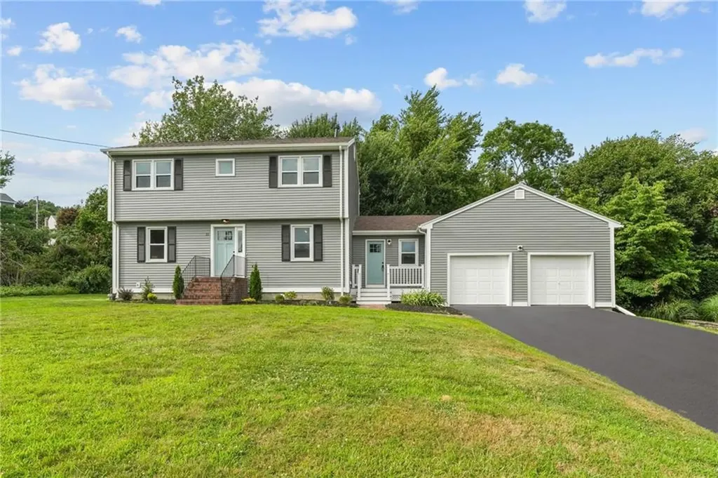 21 Hope Hill Terrace Cranston RI 02921