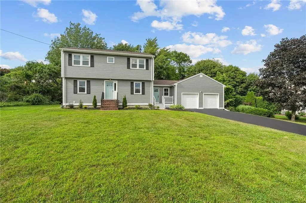 21 Hope Hill Terrace Cranston RI 02921