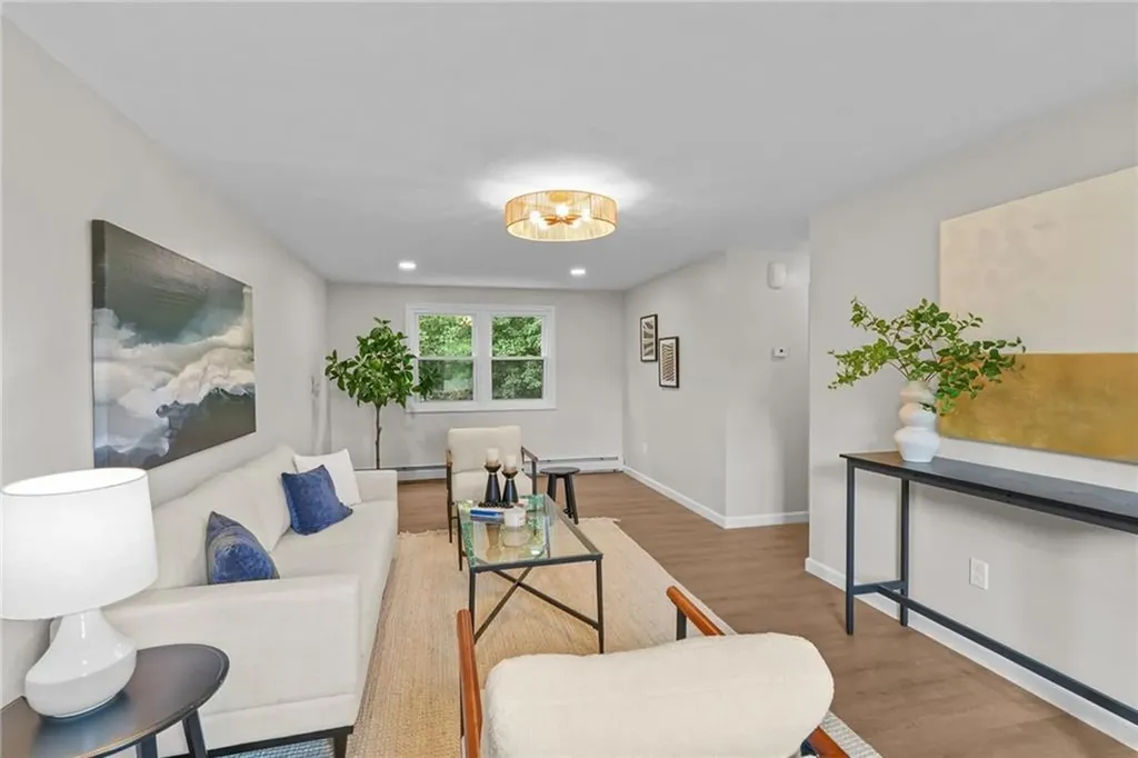 21 Hope Hill Terrace Cranston RI 02921