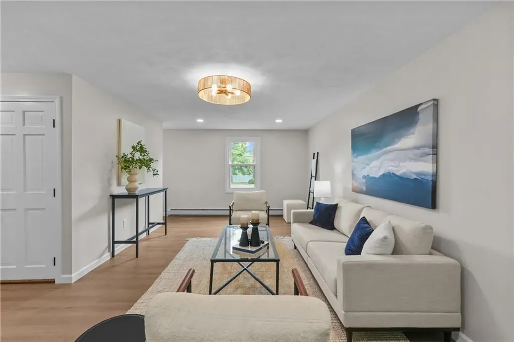 21 Hope Hill Terrace Cranston RI 02921
