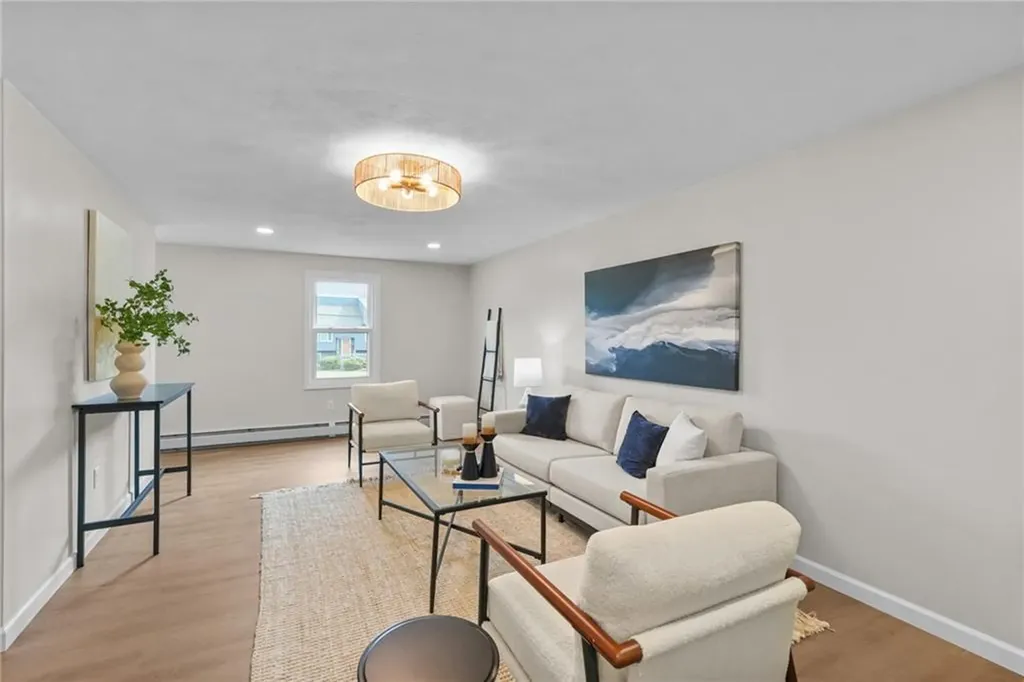 21 Hope Hill Terrace Cranston RI 02921