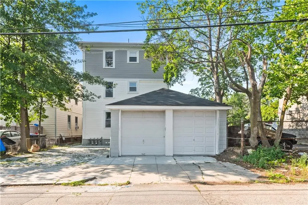 61 Wealth Avenue Providence RI 02908