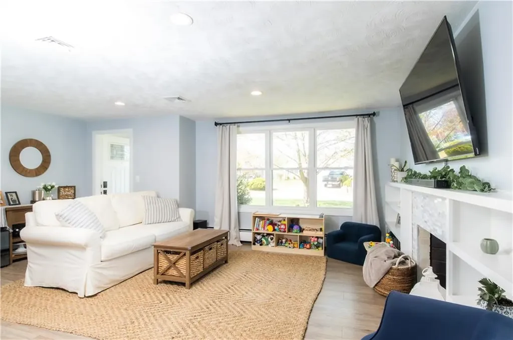 94 Osage Drive Warwick RI 02888