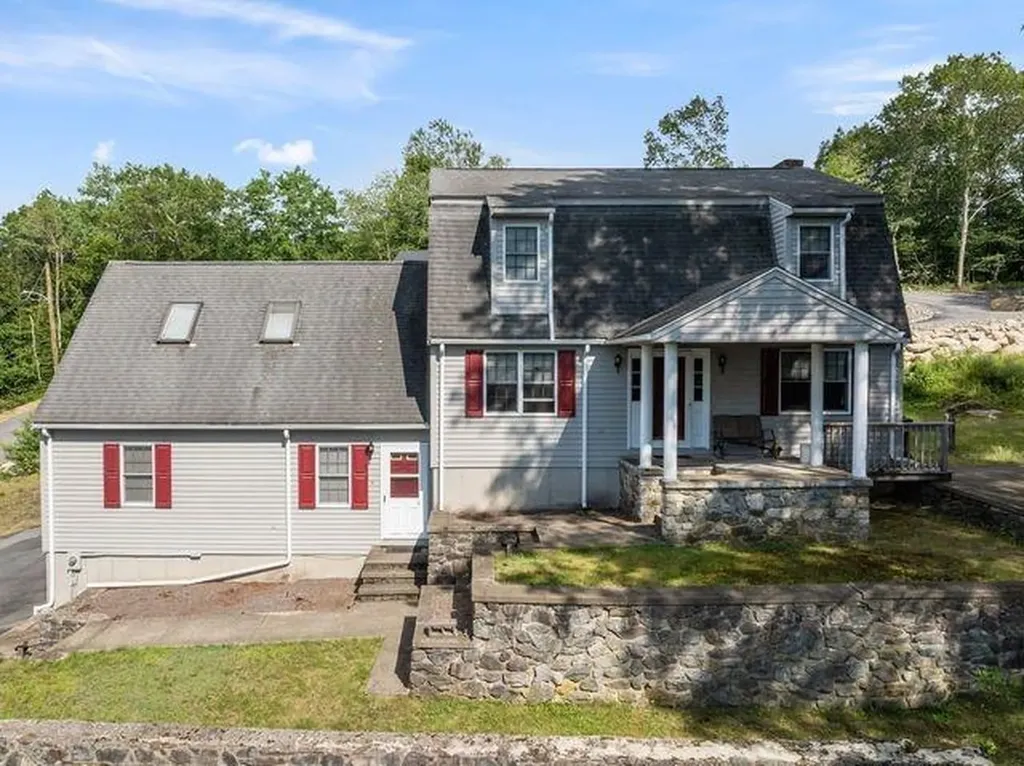 215 Manila Avenue Woonsocket RI 02895