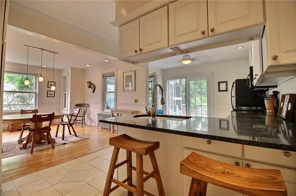 46 Highland Avenue Westerly RI 02891