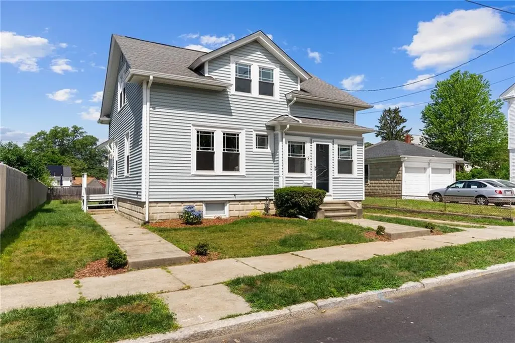 8 Parkman Street Providence RI 02907