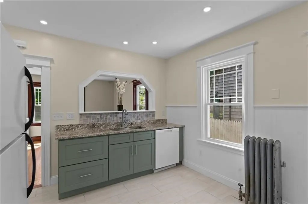 8 Parkman Street Providence RI 02907