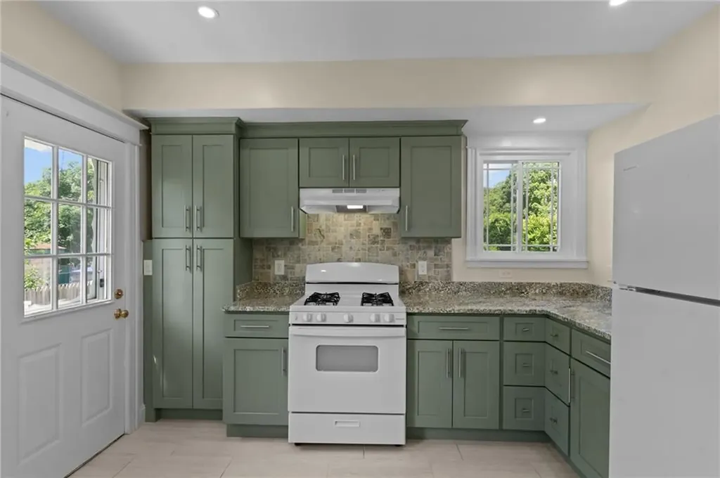 8 Parkman Street Providence RI 02907