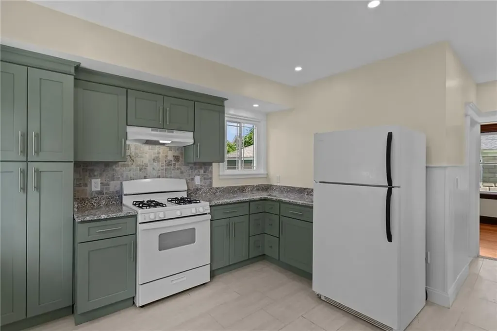8 Parkman Street Providence RI 02907