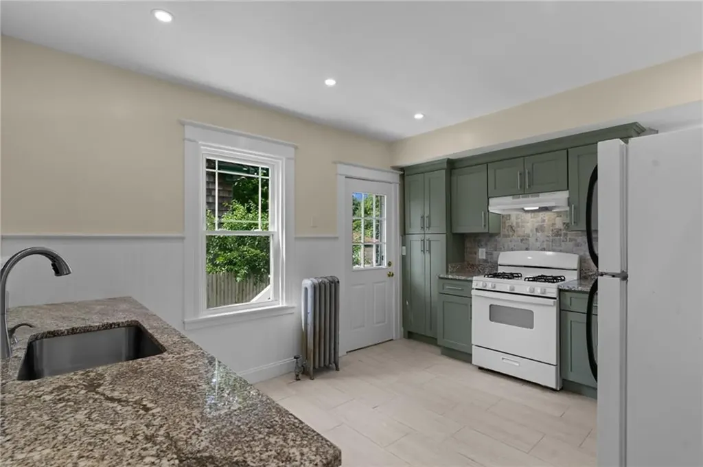 8 Parkman Street Providence RI 02907